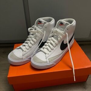 Nike Blazer Mid '77